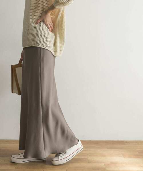 URBAN RESEARCH（アーバンリサーチ）の「『Gina 2022Spring掲載』Aラインロングスカート（スカート・レディース・チャコールグレー/グリーン/グレー系その他・FREE）」の14枚目の写真
