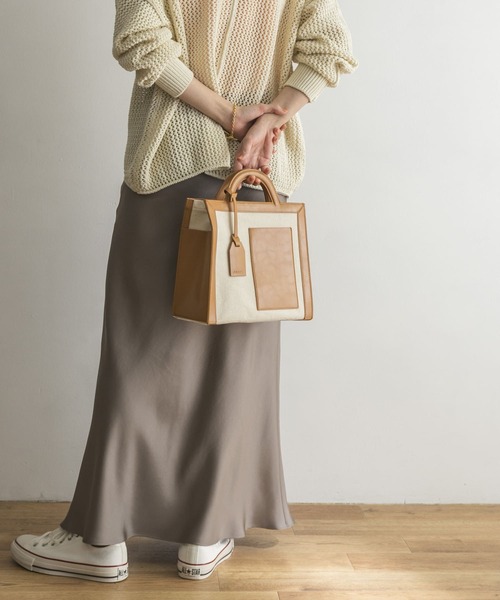 URBAN RESEARCH（アーバンリサーチ）の「『Gina 2022Spring掲載』Aラインロングスカート（スカート・レディース・チャコールグレー/グリーン/グレー系その他・FREE）」の16枚目の写真