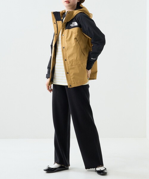 FREAK'S STORE(フリークスストア)の「THE NORTH FACE/ザ ノース フェイス Mountain Light Jacket/マウンテンライトジャケット(ナイロンジャケット・レディース・ブラック/キャメル・SMALL/MEDIUM)」の17枚目の写真