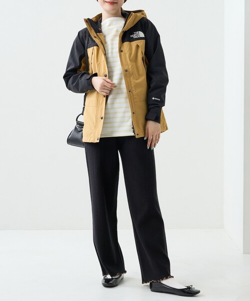 FREAK'S STORE(フリークスストア)の「THE NORTH FACE/ザ ノース フェイス Mountain Light Jacket/マウンテンライトジャケット(ナイロンジャケット・レディース・ブラック/キャメル・SMALL/MEDIUM)」の19枚目の写真