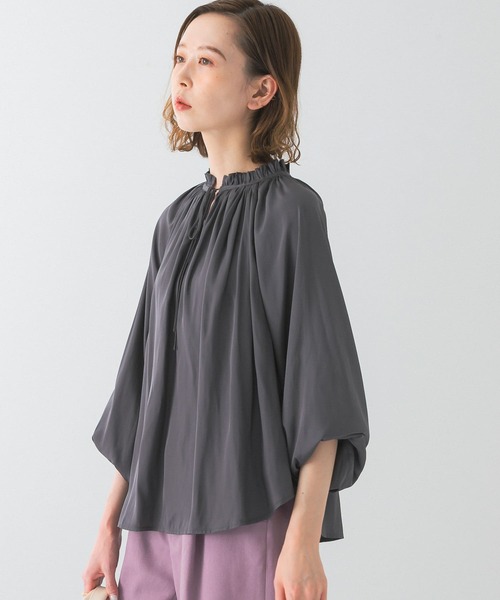 URBAN RESEARCH ROSSO WOMEN(アーバンリサーチ ロッソ)の「2WAYネックフリルブラウス(シャツ/ブラウス・レディース・オフホワイト/ブラウン/チャコールグレー・FREE)」の16枚目の写真