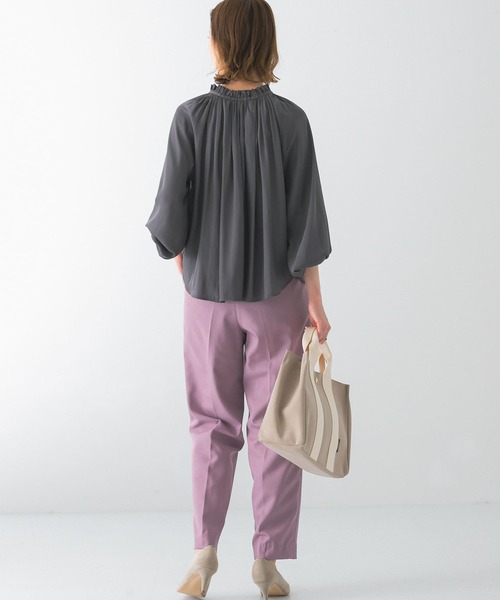 URBAN RESEARCH ROSSO WOMEN(アーバンリサーチ ロッソ)の「2WAYネックフリルブラウス(シャツ/ブラウス・レディース・オフホワイト/ブラウン/チャコールグレー・FREE)」の20枚目の写真