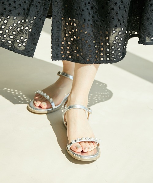 Juze（ジュゼ）の「パールフラットサンダル（サンダル・レディース・ブラック/シルバー・L/M/S）」の5枚目の写真