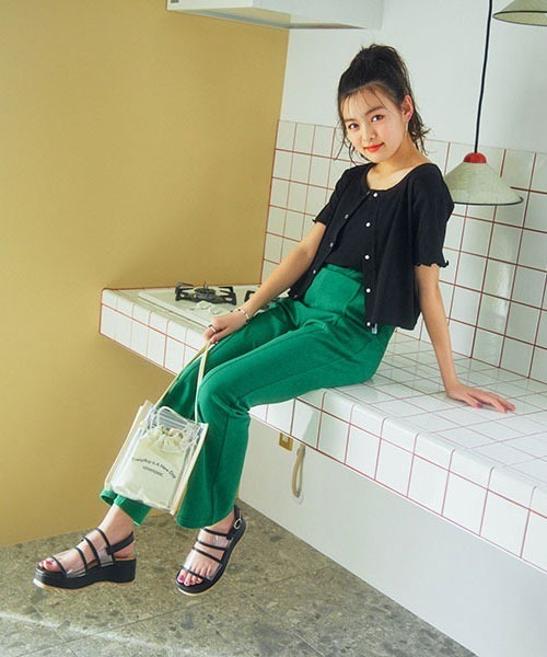 LOVETOXIC(ラブトキシック)の「ジョーゼットフレアロングパンツ(その他パンツ・キッズ・サックスブルー/ブラック/エメラルド/グリーン・L/M/S/SS)」の3枚目の写真