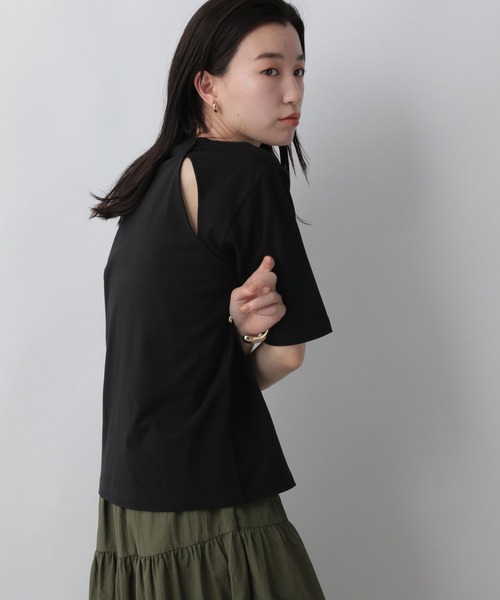 LOWRYS FARM(ローリーズファーム)の「カットアウトTシャツ 296729(Tシャツ/カットソー・レディース・ホワイト/ブラック/ブラウン・FREE)」の3枚目の写真