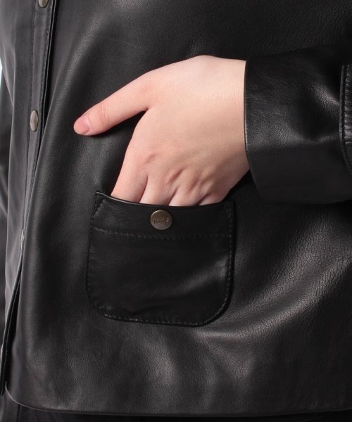 To b. by agnes b.（トゥービーバイアニエスベー）の「WF21 BLOUSON
