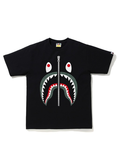 A BATHING APE（アベイシングエイプ）の「LINE 1ST CAMO SHARK TEE M