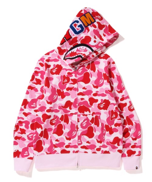 A BATHING APE（アベイシングエイプ）の「BIG ABC CAMO SHARK
