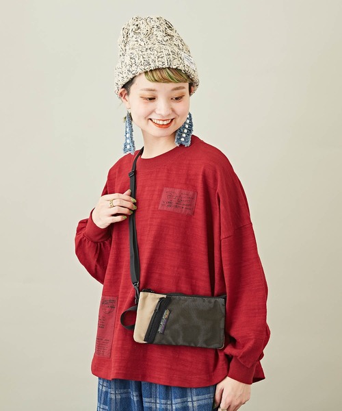 CUBE SUGAR(キューブシュガー)の「無地配色スマートミニマルチショルダーバッグ(ショルダーバッグ・レディース・ブラック/ベージュ/カーキ/ブルー/マスタード・M)」の3枚目の写真