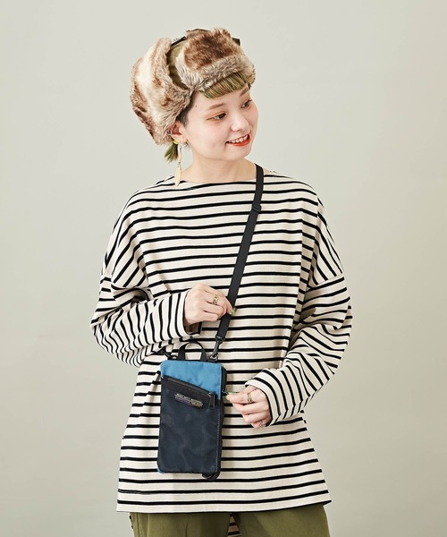 CUBE SUGAR(キューブシュガー)の「無地配色スマートミニマルチショルダーバッグ(ショルダーバッグ・レディース・ブラック/ベージュ/カーキ/ブルー/マスタード・M)」の5枚目の写真