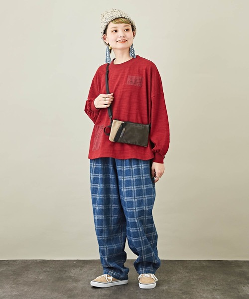 CUBE SUGAR(キューブシュガー)の「無地配色スマートミニマルチショルダーバッグ(ショルダーバッグ・レディース・ブラック/ベージュ/カーキ/ブルー/マスタード・M)」の12枚目の写真