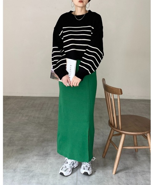 She's Closet（シーズクローゼット）の「オーバーサイズボリュームスリーブショート丈ルーズボーダーニット（ニット/セーター・レディース・ネイビー/アイボリー/ブラック・FREE）」の8枚目の写真