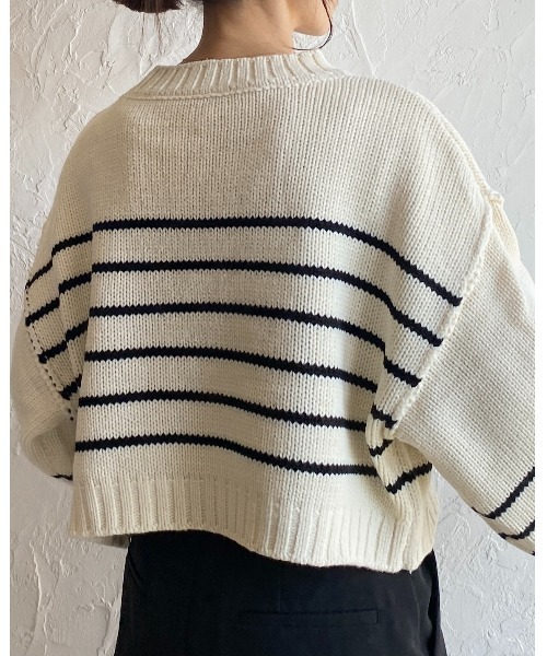 She's Closet（シーズクローゼット）の「オーバーサイズボリュームスリーブショート丈ルーズボーダーニット（ニット/セーター・レディース・ネイビー/アイボリー/ブラック・FREE）」の21枚目の写真
