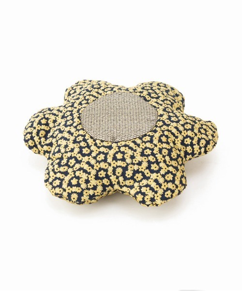 Casselini（キャセリーニ）の「Casselini HOME(キャセリーニ ホーム)フラワーダイカットクッション（クッション/クッションカバー・レディース・ネイビー/ピンク/グリーン・FREE）」の4枚目の写真