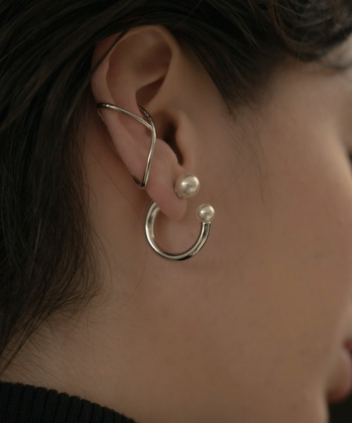 novice（ノーヴィス）の「【novice】Double Pearl Hoop Pierce（ピアス（両耳用）・レディース・ゴールド/シルバー・FREE）」の2枚目の写真