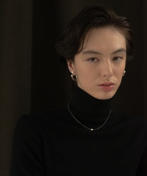 novice（ノーヴィス）の「【novice】Double Pearl Hoop Pierce（ピアス（両耳用）・レディース・ゴールド/シルバー・FREE）」の4枚目の写真