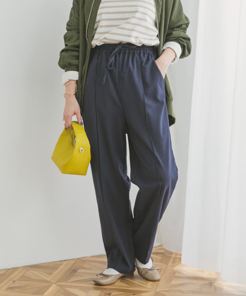 ITEMS URBANRESEARCH(アイテムズ アーバンリサーチ)の「『UR TECH』ピンタックイージーパンツ(その他パンツ・レディース・ベージュ/グリーン/ネイビー/ブラック・MEDIUM/SMALL)」の4枚目の写真