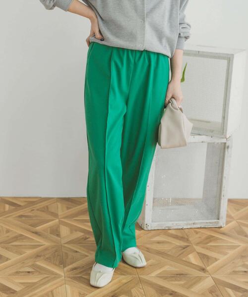 ITEMS URBANRESEARCH(アイテムズ アーバンリサーチ)の「『UR TECH』ピンタックイージーパンツ(その他パンツ・レディース・ベージュ/グリーン/ネイビー/ブラック・MEDIUM/SMALL)」の1枚目の写真