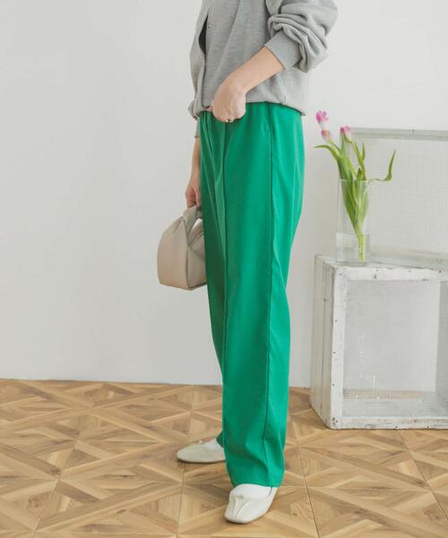 ITEMS URBANRESEARCH(アイテムズ アーバンリサーチ)の「『UR TECH』ピンタックイージーパンツ(その他パンツ・レディース・ベージュ/グリーン/ネイビー/ブラック・MEDIUM/SMALL)」の6枚目の写真