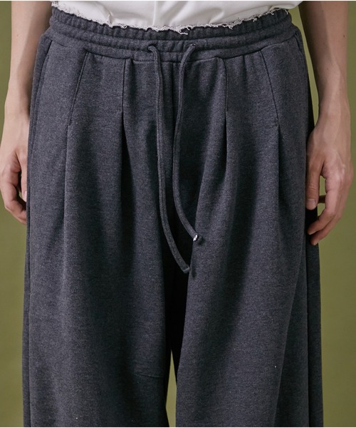 PUBLIC TOKYO（パブリックトウキョウ）の「バルーンスウェットイージーパンツ（スウェットパンツ・メンズ・グレー/ダークグレー・1/2）」の5枚目の写真