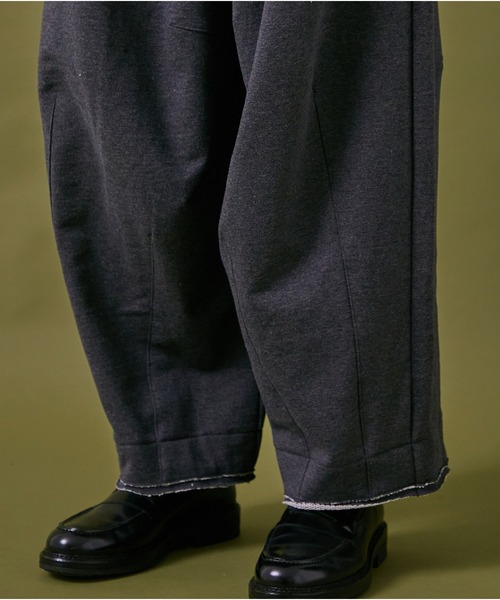 PUBLIC TOKYO（パブリックトウキョウ）の「バルーンスウェットイージーパンツ（スウェットパンツ・メンズ・グレー/ダークグレー・1/2）」の20枚目の写真