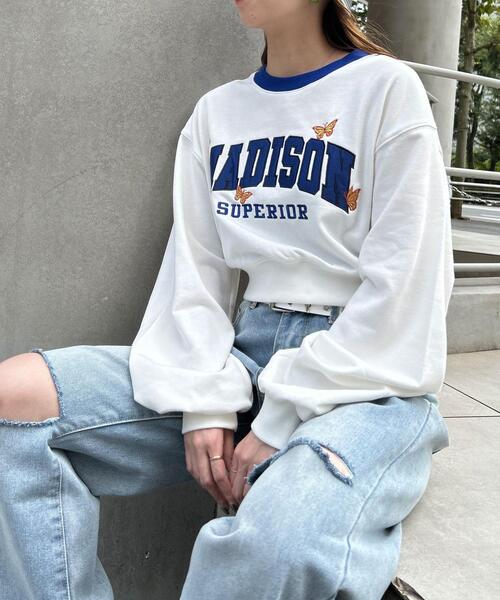 INGNI(イング)の「リンガーカレッジロゴショート丈スウェットプルオーバー(スウェット・レディース・ラベンダー/ホワイト×ブルー/オートミール/ブラック・M)」の8枚目の写真