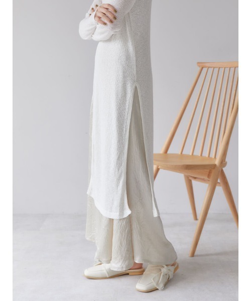 Ayla(アイラ)の「long slit knit(ワンピース・レディース・ライトベージュ/アイボリー・FREE)」の5枚目の写真