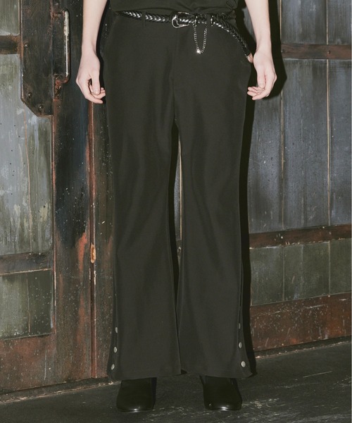 ln fortis（ロンフォルティス）の「ln fortis - サイドボタンフレアスラックス（その他パンツ・メンズ・ブラウン/ブラック・SMALL/MEDIUM）」の3枚目の写真