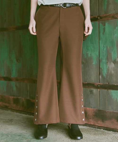 ln fortis（ロンフォルティス）の「ln fortis - サイドボタンフレアスラックス（その他パンツ・メンズ・ブラウン/ブラック・SMALL/MEDIUM）」の9枚目の写真