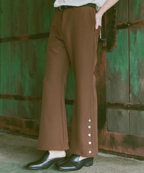 ln fortis（ロンフォルティス）の「ln fortis - サイドボタンフレアスラックス（その他パンツ・メンズ・ブラウン/ブラック・SMALL/MEDIUM）」の11枚目の写真