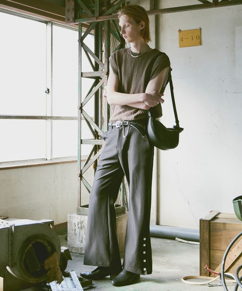 ln fortis（ロンフォルティス）の「ln fortis - サイドボタンフレアスラックス（その他パンツ・メンズ・ブラウン/ブラック・SMALL/MEDIUM）」の17枚目の写真