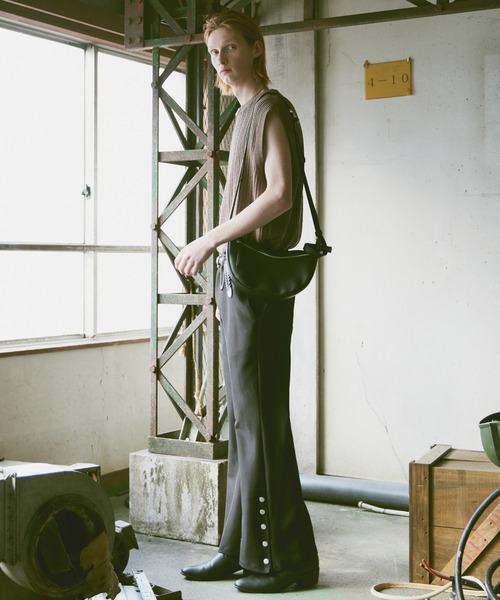 ln fortis（ロンフォルティス）の「ln fortis - サイドボタンフレアスラックス（その他パンツ・メンズ・ブラウン/ブラック・SMALL/MEDIUM）」の20枚目の写真