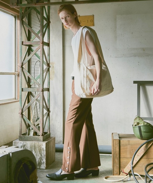 ln fortis（ロンフォルティス）の「ln fortis - サイドボタンフレアスラックス（その他パンツ・メンズ・ブラウン/ブラック・SMALL/MEDIUM）」の22枚目の写真