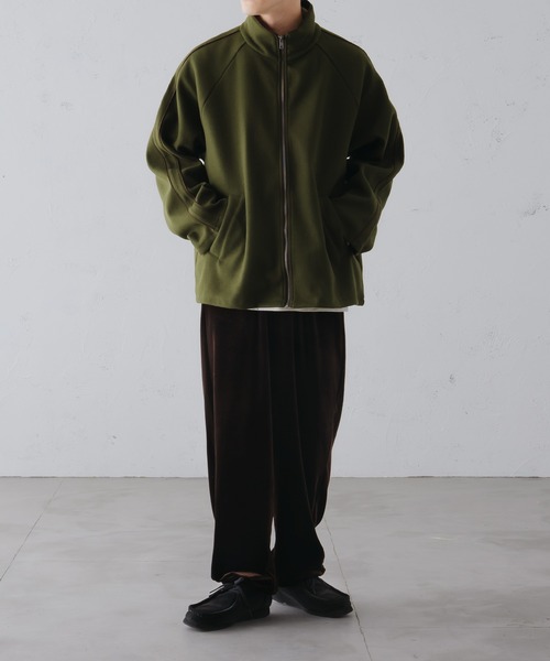 epnok(エプノック)の「スタンドネックパイピングブルゾン(ブルゾン・メンズ・ダークグレー/カーキ/モカ・SMALL/LARGE/MEDIUM)」の10枚目の写真