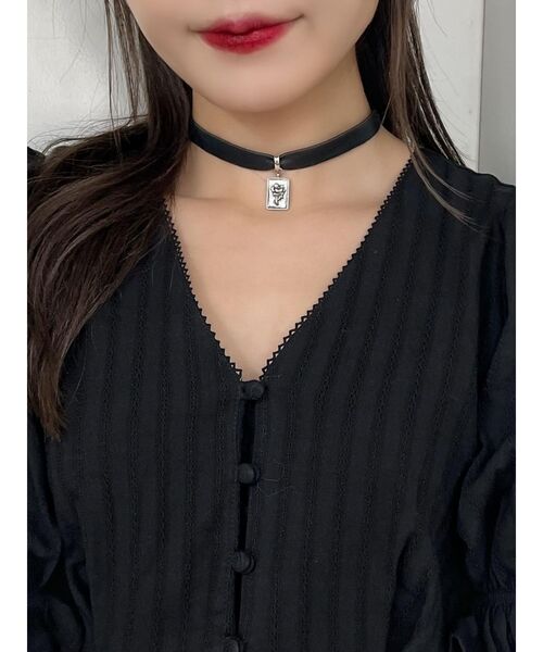 EATME(イートミー)の「クロスローズソフトフェイクレザーチョーカー(チョーカー・レディース・ブラック・FREE)」の8枚目の写真