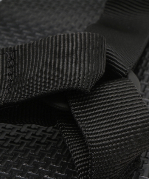 Teva（テバ）の「[テバ]TEVA O/UNIVERSAL URBAN GLMSO（サンダル・メンズ・ブラック・10/9/8/7）」の2枚目の写真