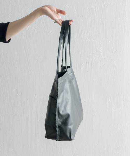 ear PAPILLONNER（イアパピヨネ）の「サイドポイントトートバッグ　Lサイズ（ショルダーバッグ・レディース・シルバー/ブラック/パープル・FREE）」の19枚目の写真