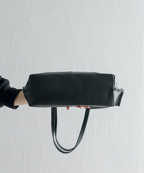 ear PAPILLONNER（イアパピヨネ）の「サイドポイントトートバッグ　Lサイズ（ショルダーバッグ・レディース・シルバー/ブラック/パープル・FREE）」の21枚目の写真