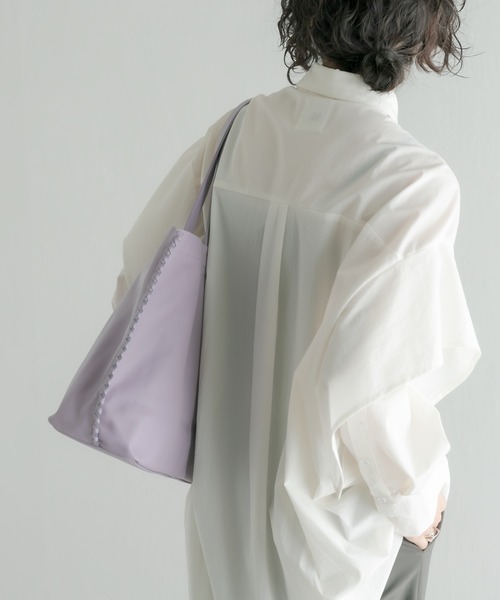 ear PAPILLONNER（イアパピヨネ）の「サイドポイントトートバッグ　Lサイズ（ショルダーバッグ・レディース・シルバー/ブラック/パープル・FREE）」の4枚目の写真