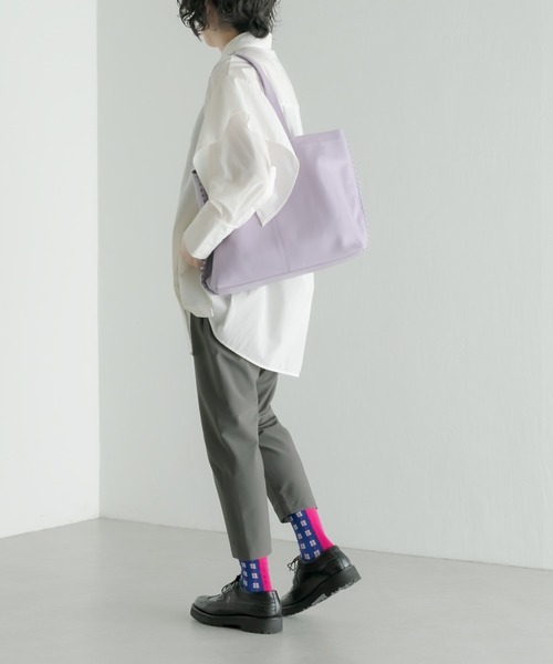 ear PAPILLONNER（イアパピヨネ）の「サイドポイントトートバッグ　Lサイズ（ショルダーバッグ・レディース・シルバー/ブラック/パープル・FREE）」の6枚目の写真