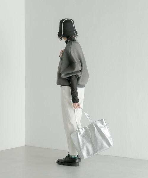 ear PAPILLONNER（イアパピヨネ）の「サイドポイントトートバッグ　Lサイズ（ショルダーバッグ・レディース・シルバー/ブラック/パープル・FREE）」の12枚目の写真