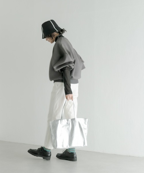 ear PAPILLONNER（イアパピヨネ）の「サイドポイントトートバッグ　Lサイズ（ショルダーバッグ・レディース・シルバー/ブラック/パープル・FREE）」の13枚目の写真