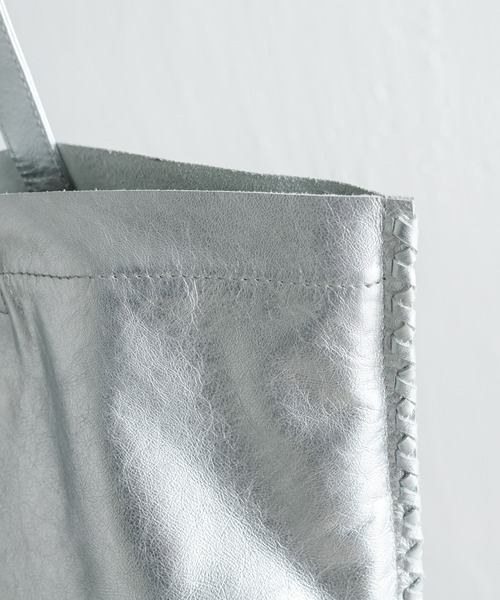 ear PAPILLONNER（イアパピヨネ）の「サイドポイントトートバッグ　Lサイズ（ショルダーバッグ・レディース・シルバー/ブラック/パープル・FREE）」の8枚目の写真