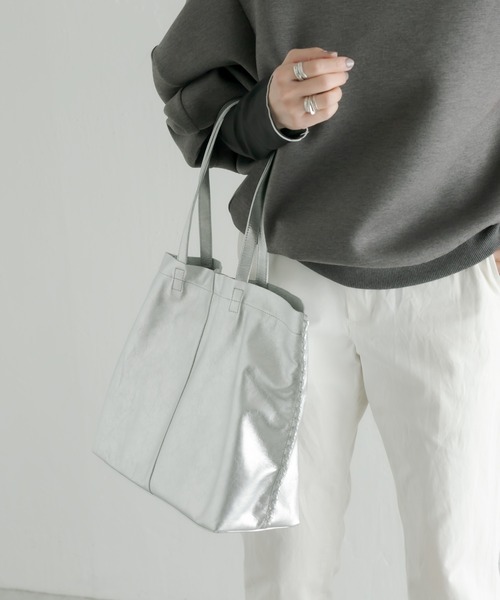 ear PAPILLONNER（イアパピヨネ）の「サイドポイントトートバッグ　Lサイズ（ショルダーバッグ・レディース・シルバー/ブラック/パープル・FREE）」の14枚目の写真