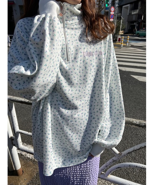 WC（ダブル シー）の「リトルフラワーハーフジップスウェット（スウェット・レディース・パープル/サックスブルー/ピンク・FREE）」の2枚目の写真