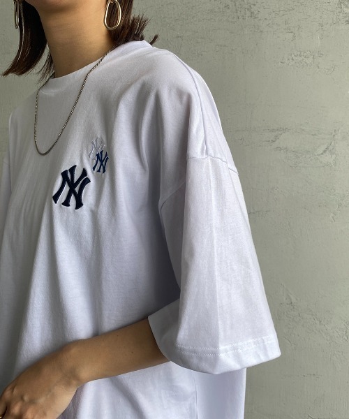 MLB（メジャーリーグベースボール）の「【Begin 9月号掲載】[FANATICS/ファナティクス] 別注 MLB 3連ワンポイントロゴ刺繍 ショートスリーブTシャツ（Tシャツ/カットソー・レディース・ホワイト/ブラウン/グリーン/ネイビー/ホワイト系1/ブラック/ホワイト系2/ホワイト系・L/XL/XXL/M）」の22枚目の写真