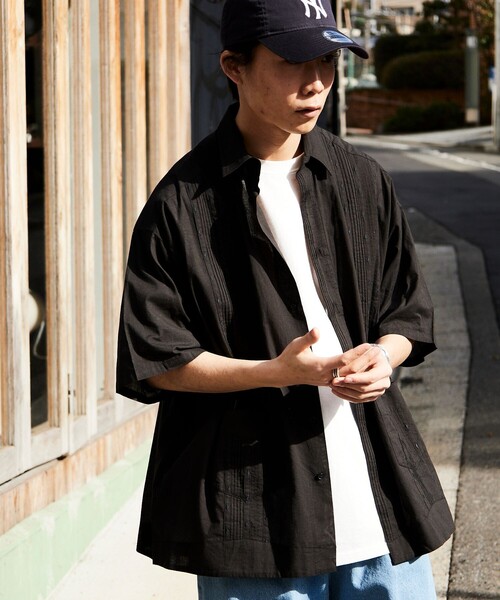 FREAK'S STORE（フリークスストア）の「【限定展開】Relax Fit リラックスフィット ピンタック コットンキューバシャツ（シャツ/ブラウス・メンズ・グリーン/サックスブルー/ベージュ/ブラック/ホワイト・SMALL/MEDIUM/LARGE）」の11枚目の写真