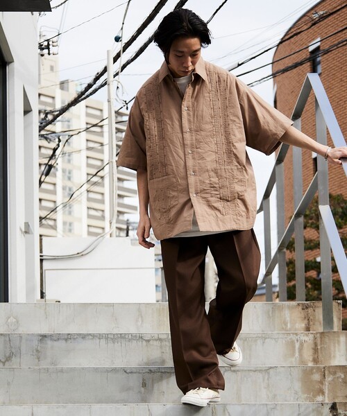 FREAK'S STORE（フリークスストア）の「【限定展開】Relax Fit リラックスフィット ピンタック コットンキューバシャツ（シャツ/ブラウス・メンズ・グリーン/サックスブルー/ベージュ/ブラック/ホワイト・SMALL/MEDIUM/LARGE）」の16枚目の写真