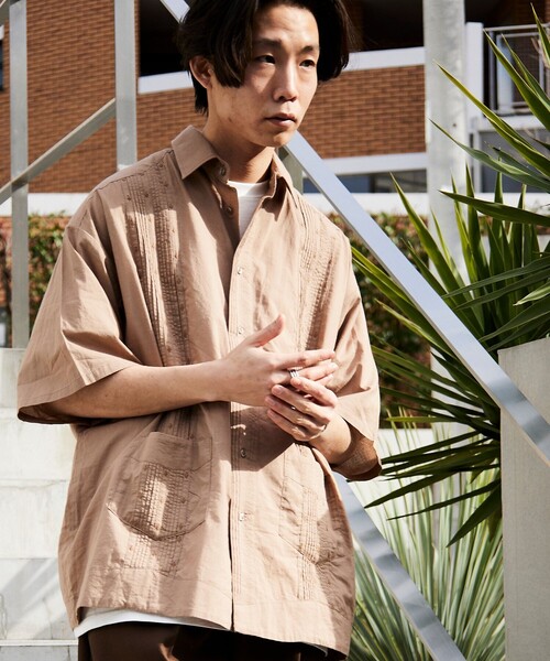 FREAK'S STORE（フリークスストア）の「【限定展開】Relax Fit リラックスフィット ピンタック コットンキューバシャツ（シャツ/ブラウス・メンズ・グリーン/サックスブルー/ベージュ/ブラック/ホワイト・SMALL/MEDIUM/LARGE）」の17枚目の写真