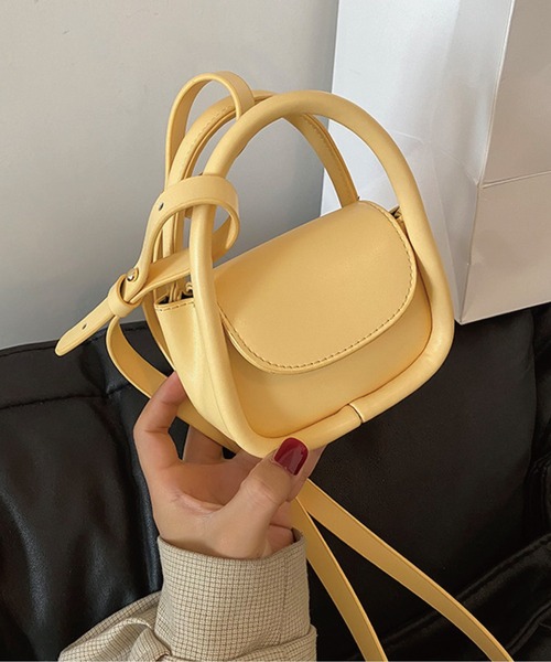 meJane（ミージェーン）の「コロンとした形が可愛いミニショルダー